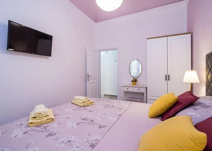Old Town Top Spot Apartments